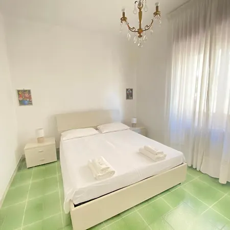 Lungomare Lido Apartment *