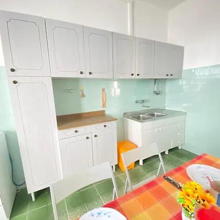Lungomare Lido Apartment *