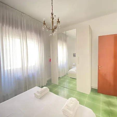 Lungomare Lido Apartment *